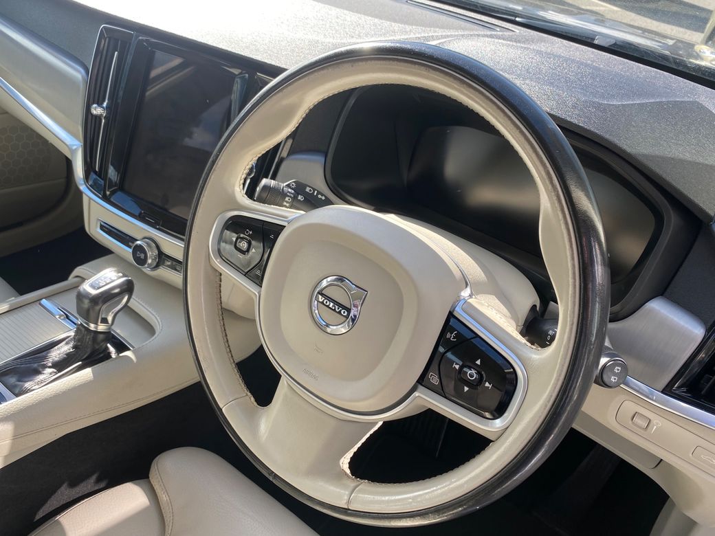 2020 Volvo V90