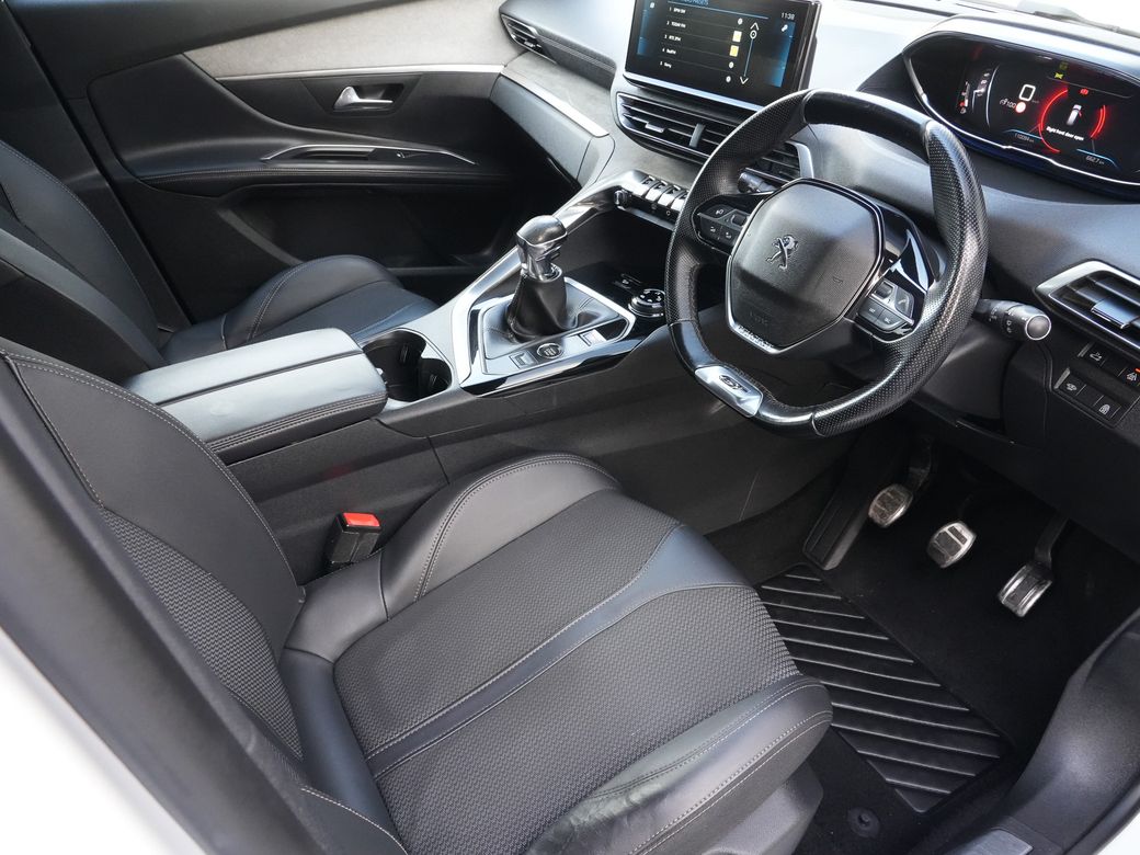 2022 Peugeot 5008
