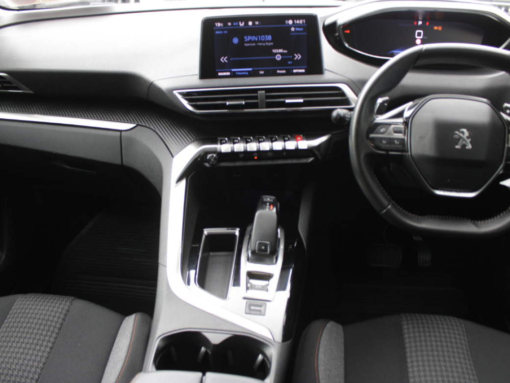 2020 Peugeot 5008