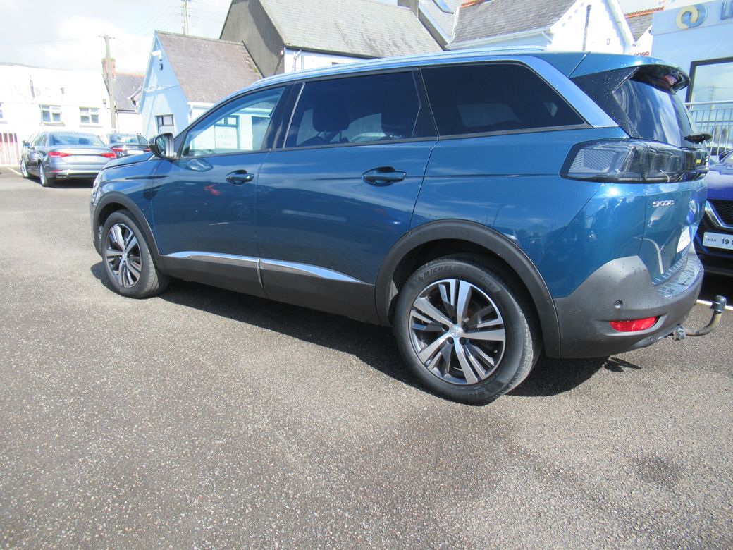 2022 Peugeot 5008