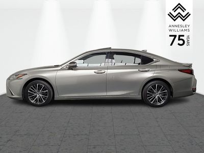 2022 Lexus ES 300h