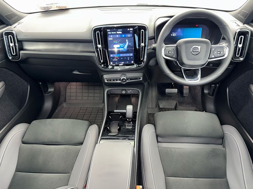 2023 Volvo XC40