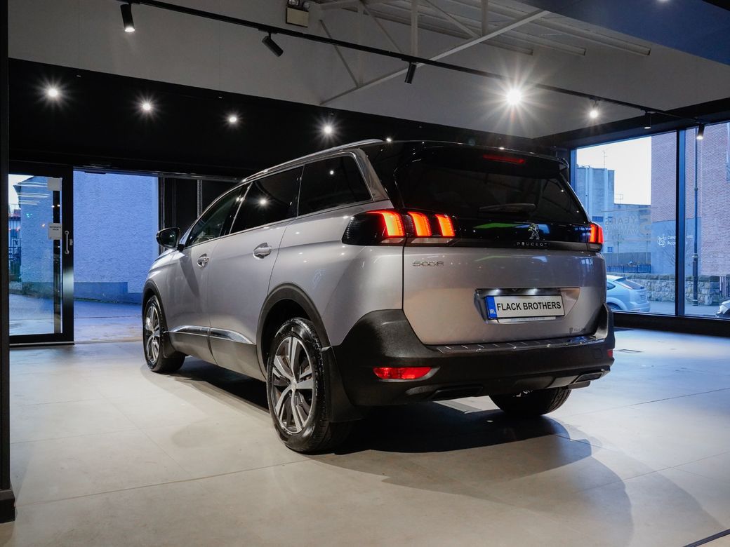 2023 Peugeot 5008