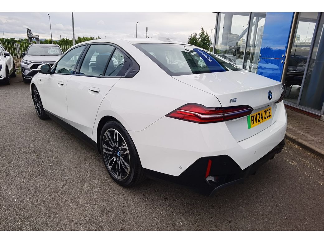 2024 BMW i5