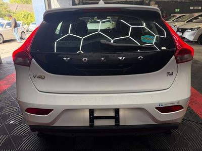 2015 Volvo V40