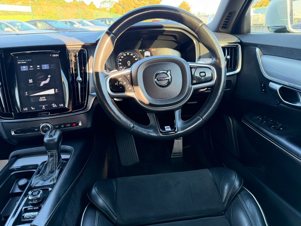 2018 Volvo S90