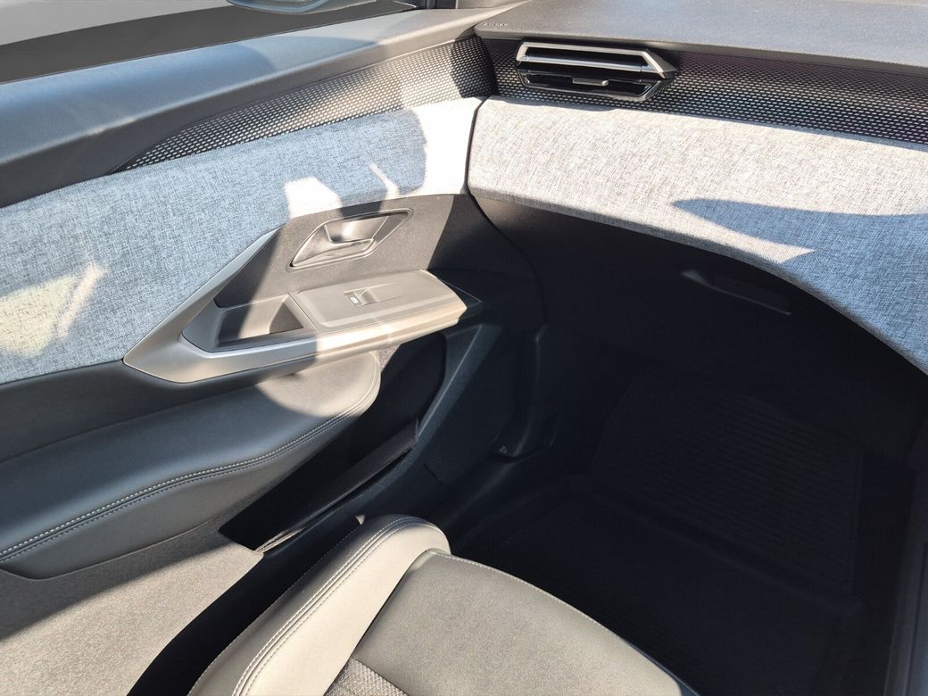 2025 Peugeot 5008