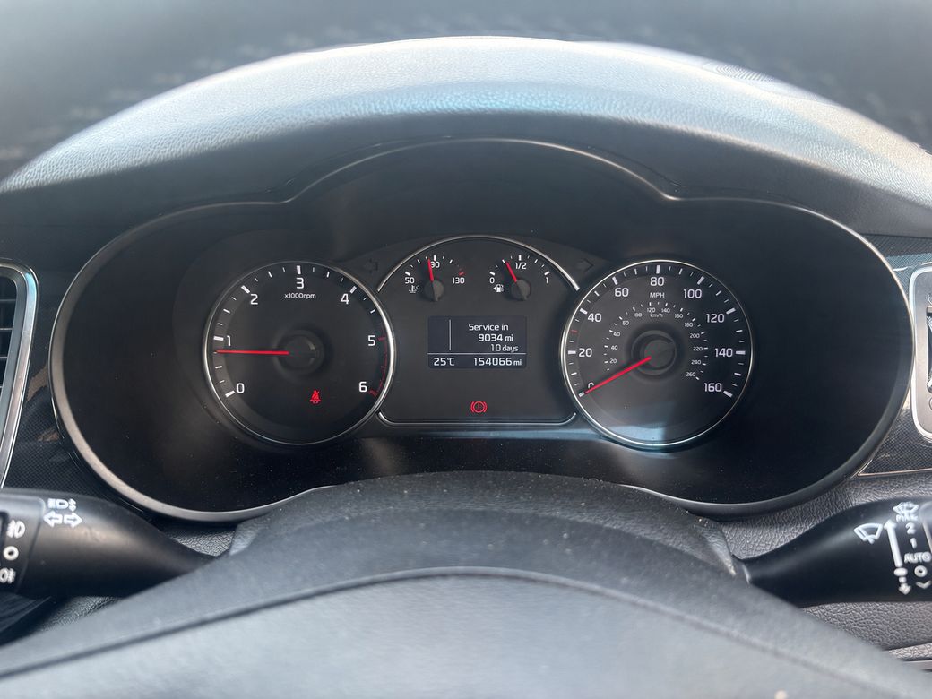 2016 Kia Carens