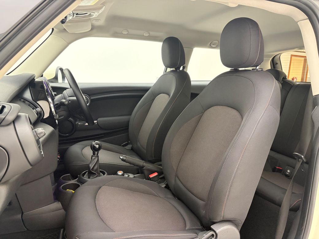 2017 Mini Hatch