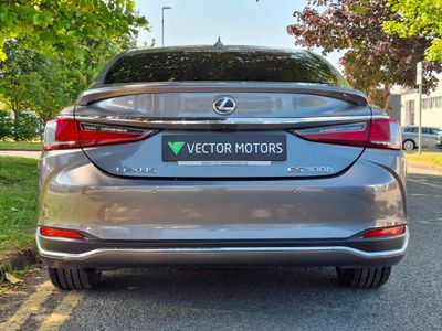 2021 Lexus ES 300h
