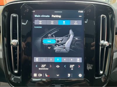2023 Volvo XC40