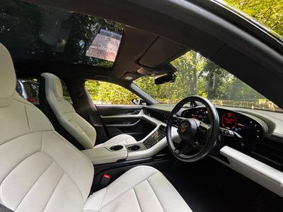 2023 Porsche Taycan