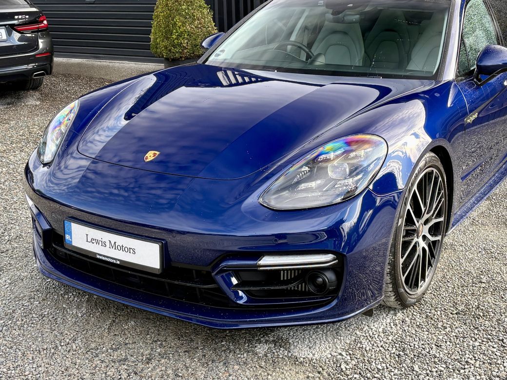 2022 Porsche Panamera