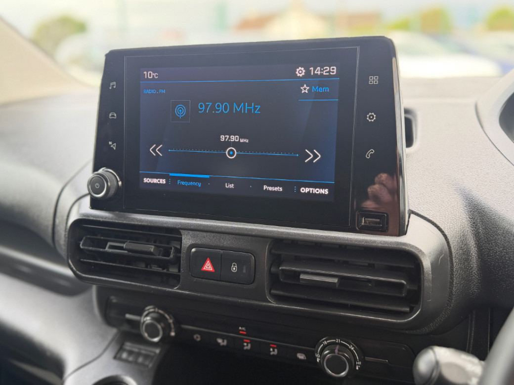 2022 Peugeot Partner