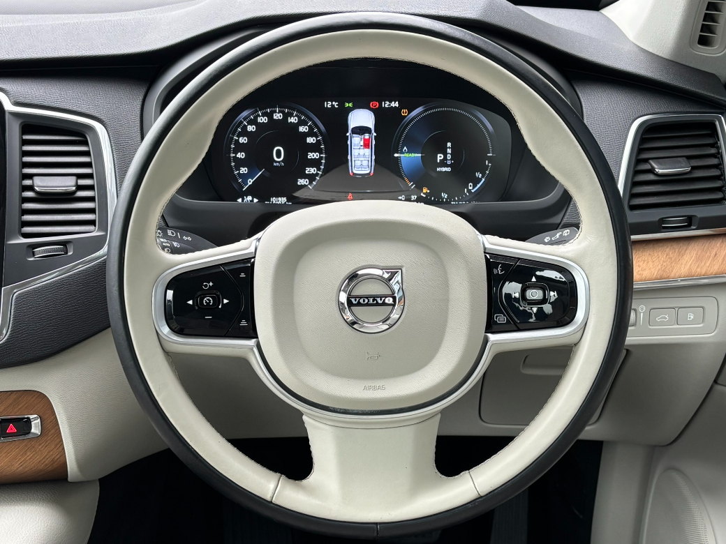 2022 Volvo XC90