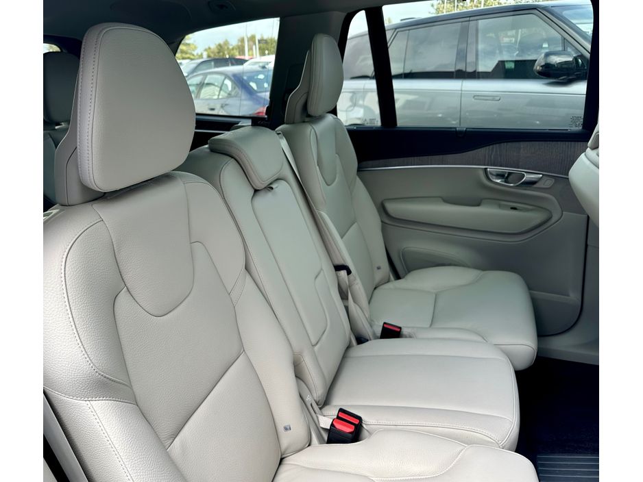 2022 Volvo XC90