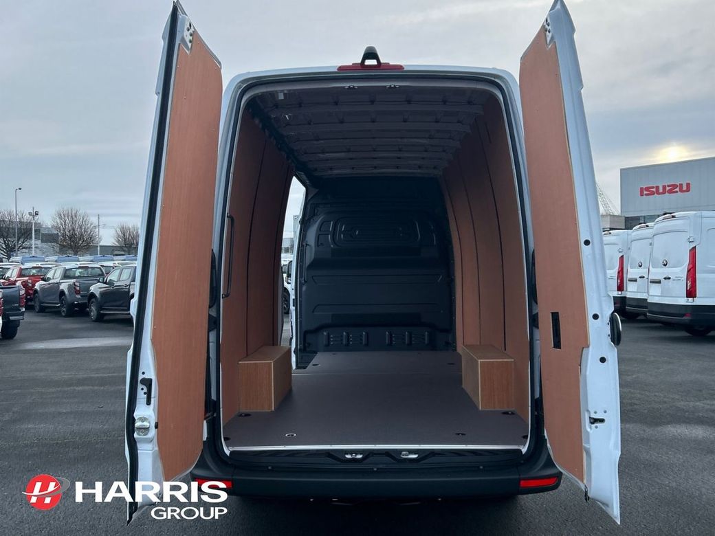 2024 White Mercedes-Benz Sprinter