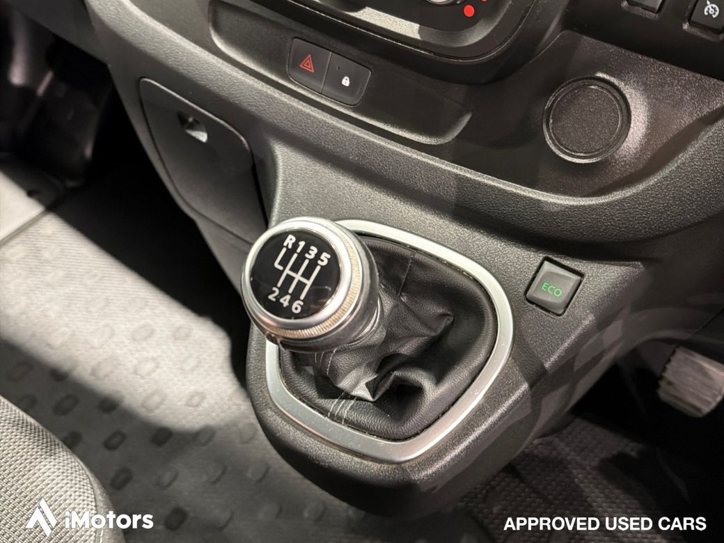 2021 Nissan NV300