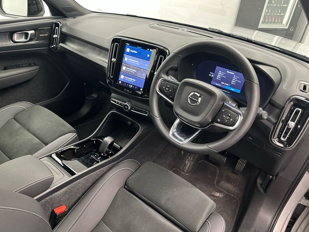 2023 Volvo XC40