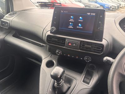 2022 Peugeot Partner