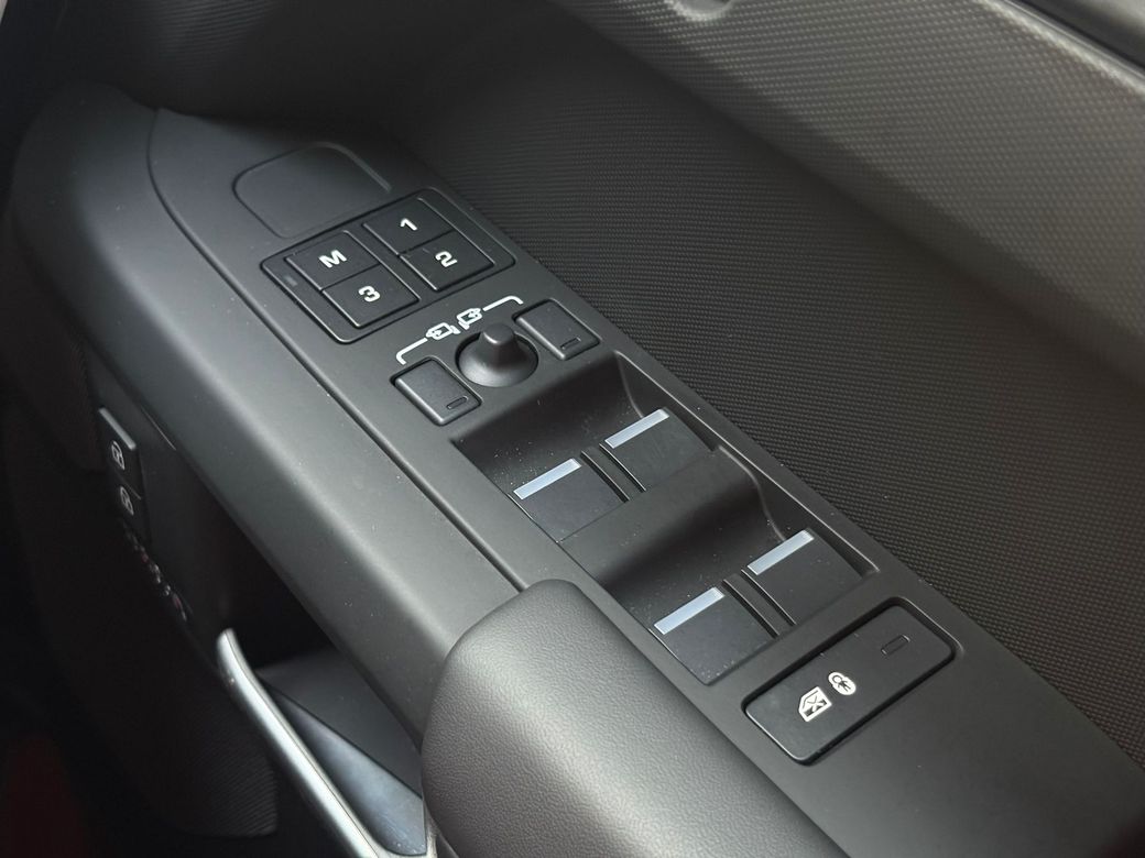 2025 Land Rover Defender 110