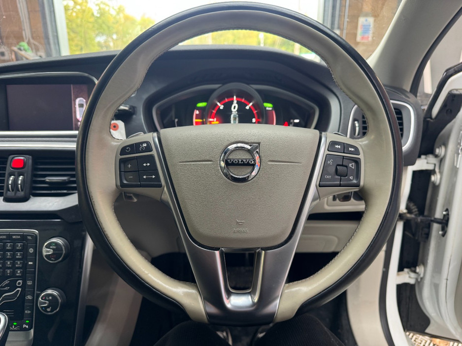 2018 Volvo V40