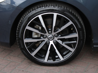 2018 Volvo V40