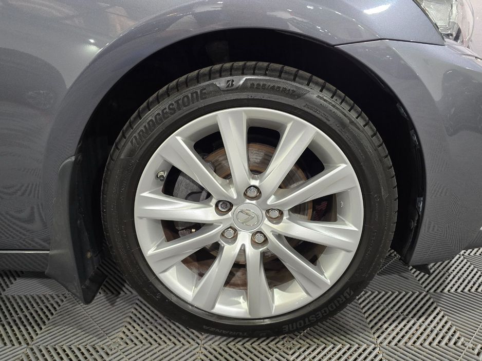 2016 Lexus IS 300h