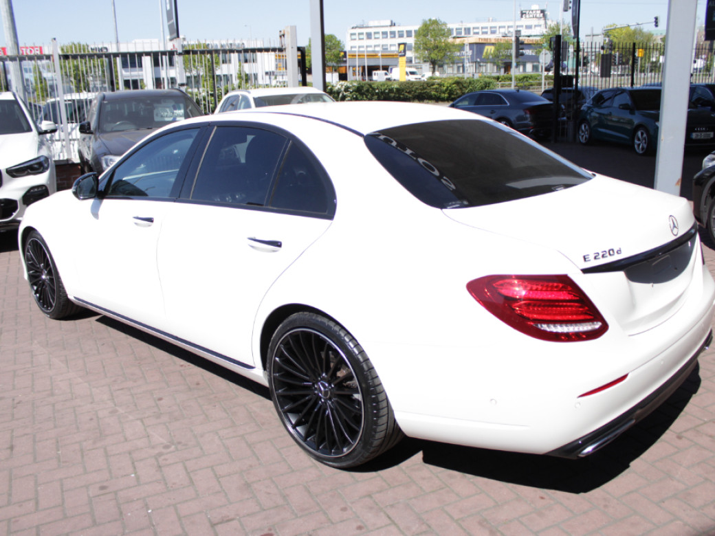 2020 Mercedes-Benz E 220