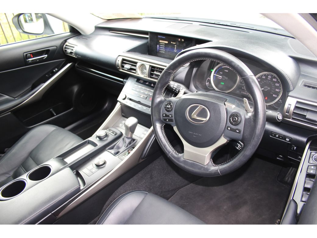 2015 Lexus IS 300h