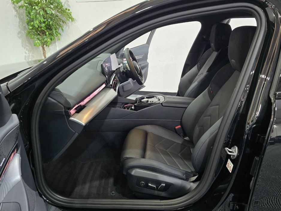 2024 BMW i5