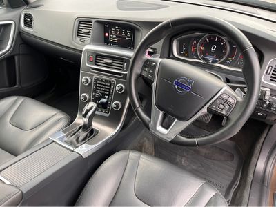 2016 Volvo V60 Cross Country