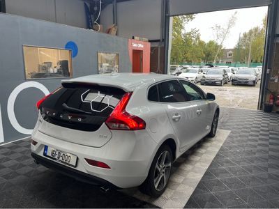 2016 Volvo V40