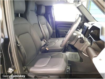 2025 Land Rover Defender