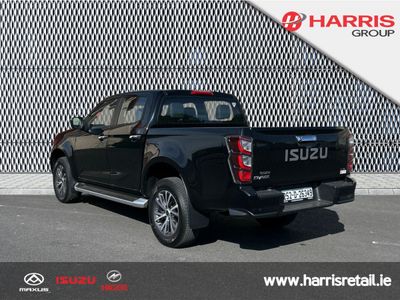 2025 Black Isuzu D-MAX
