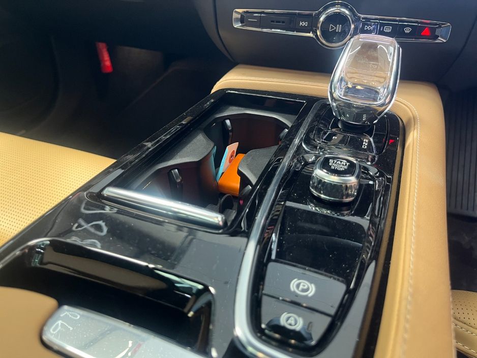 2025 Volvo V60
