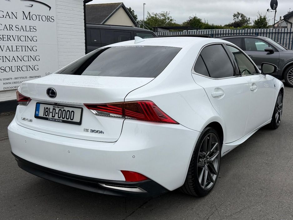 2018 Lexus IS 300h
