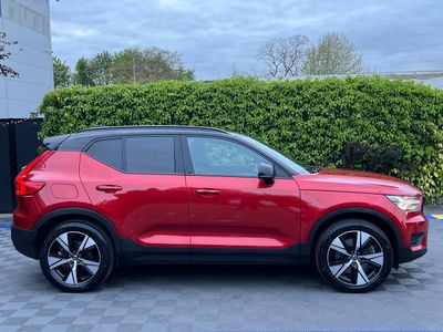 2022 Volvo XC40