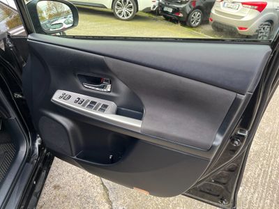 2016 Toyota Prius Alpha