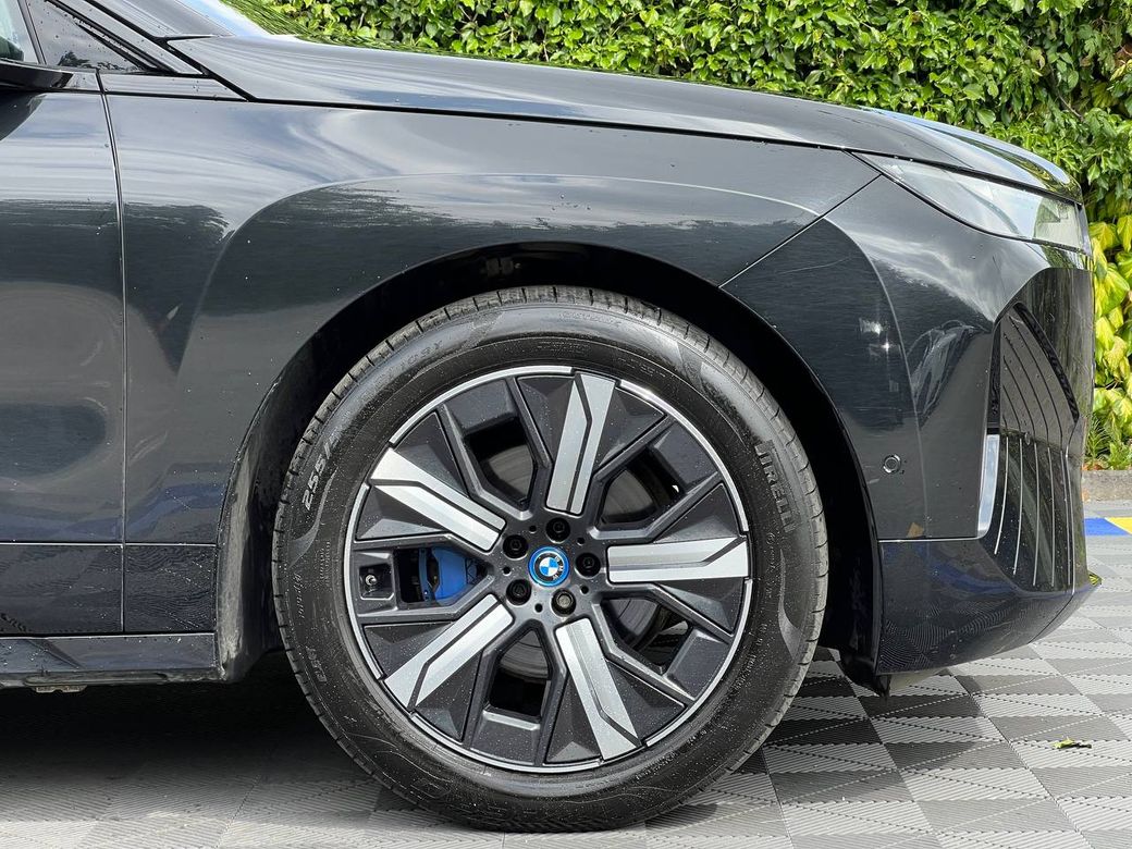 2022 BMW iX