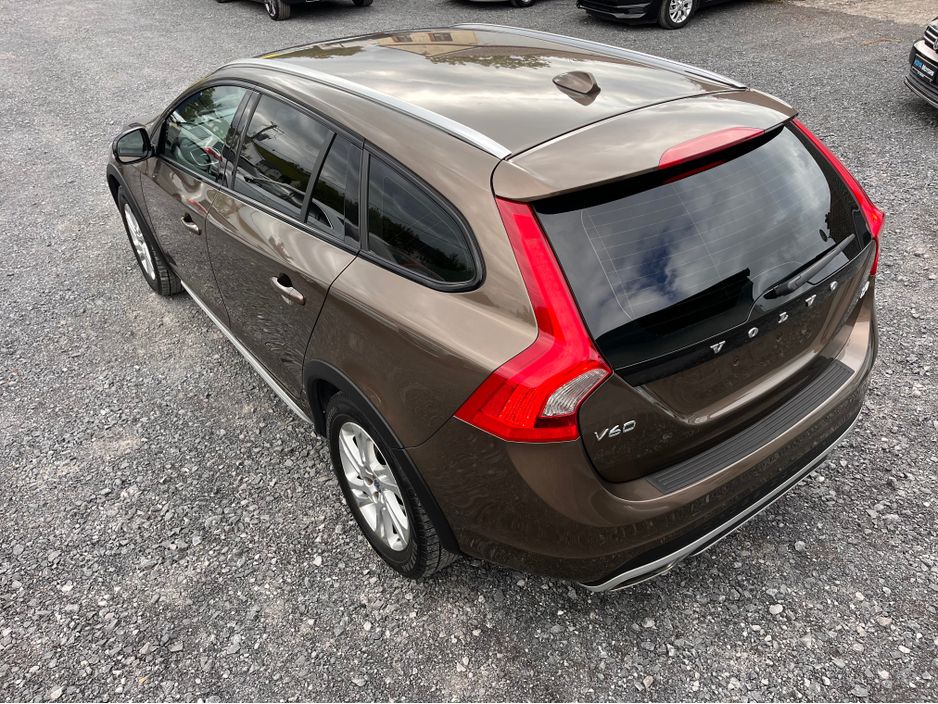 2016 Volvo V60 Cross Country