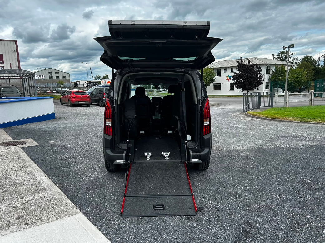 2023 Peugeot Rifter