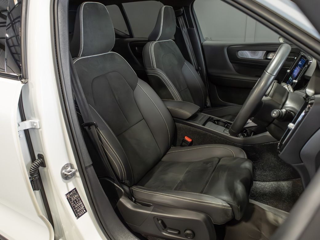 2022 Volvo XC40