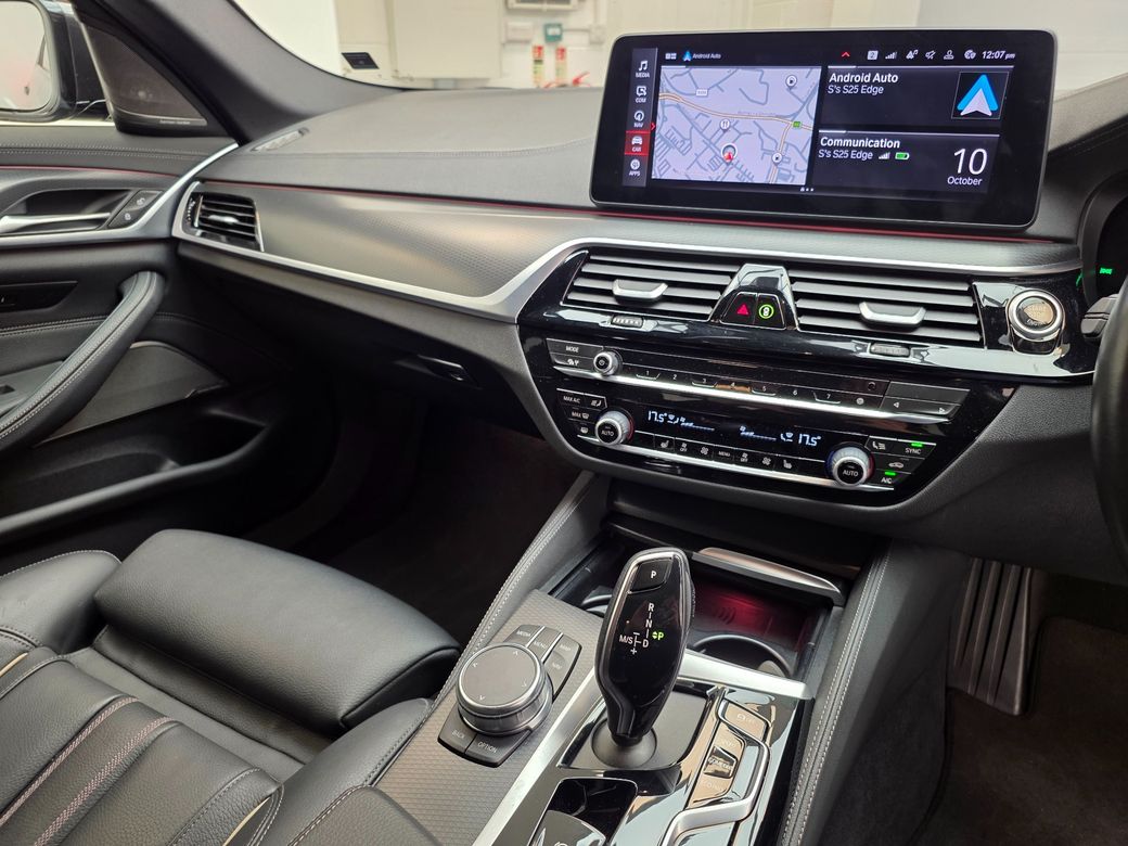 2023 BMW 520