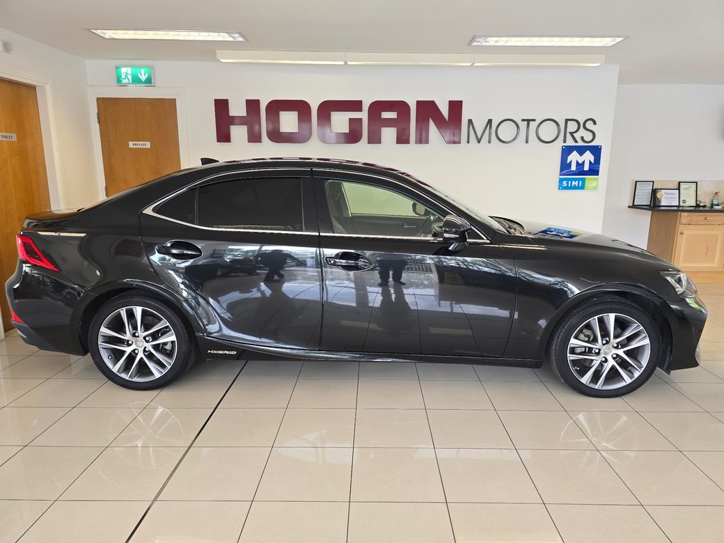 2019 Lexus IS 300h