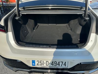 2025 BMW i7