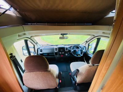 2014 SWIFT  SUNDANCE 584PR 4 BELT 4 BERTH R.H.D 