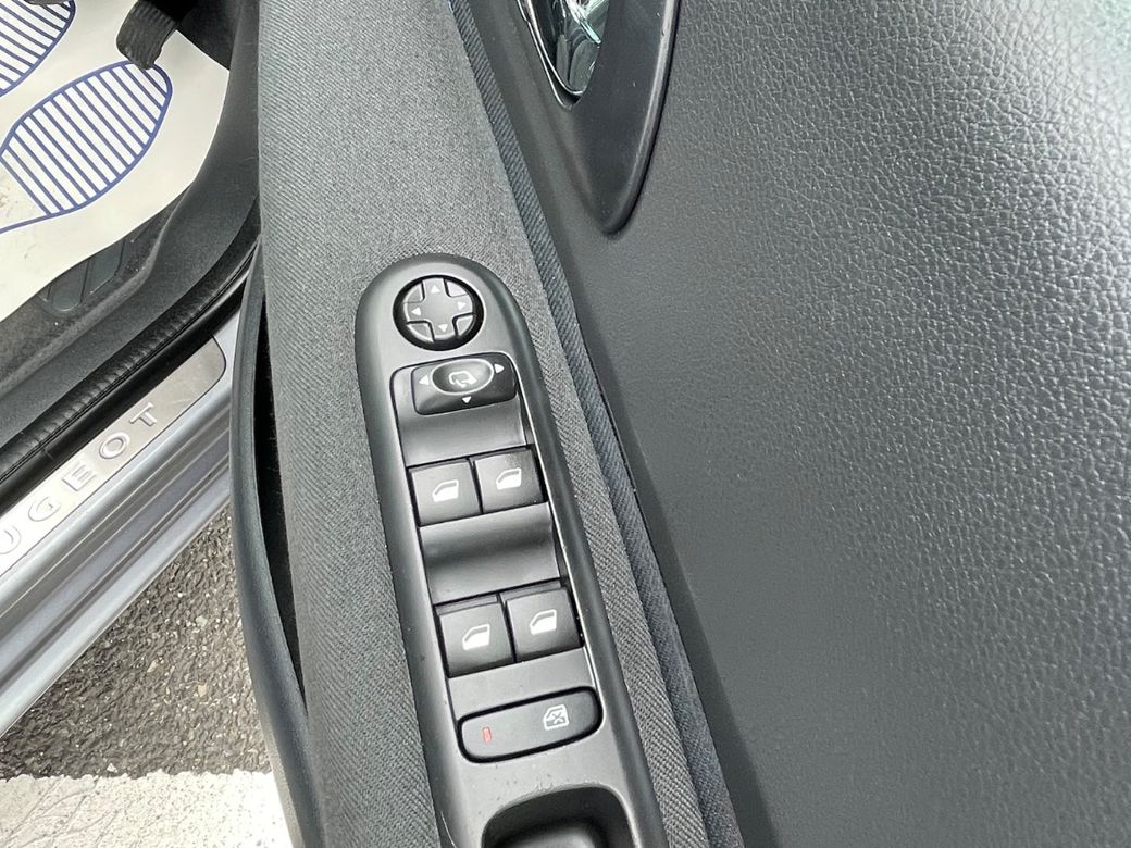 2017 Peugeot 5008