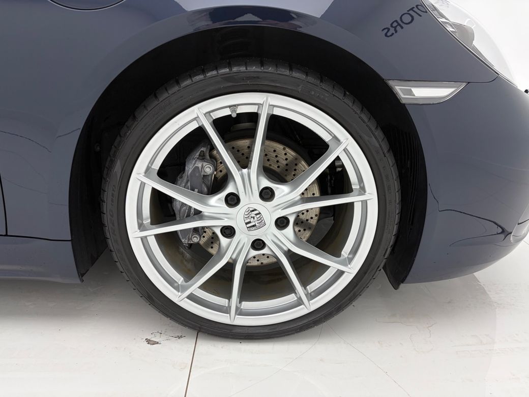 2022 Porsche Cayman