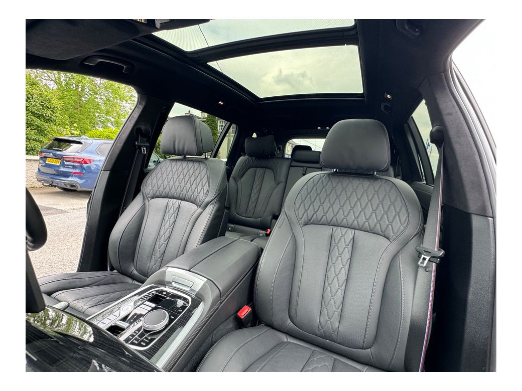 2023 BMW X7